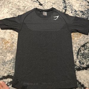 GymShark Fitted Stretch shirt